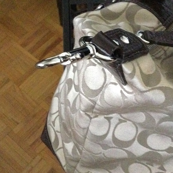 Coach - Picture 6 of 9